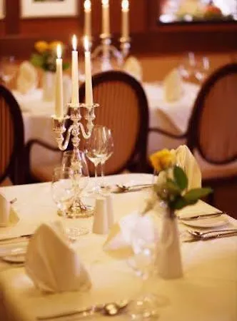 Otel Stadthotel Convikt Dillingen an der Donau