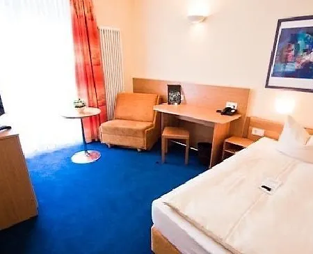 Otel Stadthotel Convikt Dillingen an der Donau